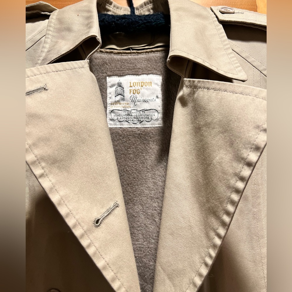Perfect condition vintage London Fog trench coat
